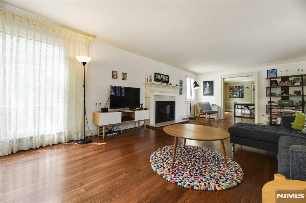 property viewer photo 5