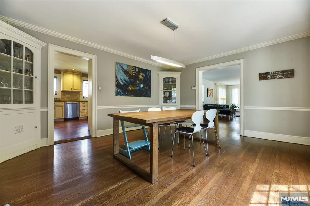 property viewer photo 9