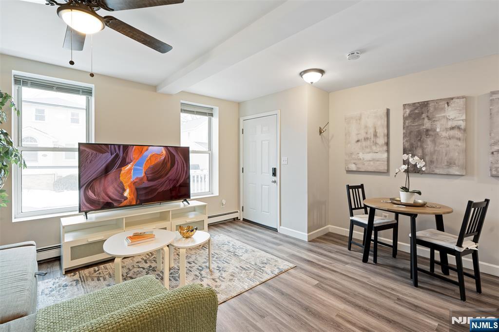 property viewer photo 1
