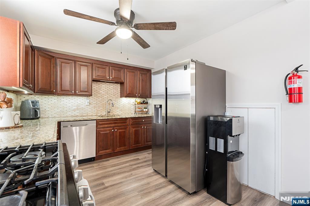 property viewer photo 13