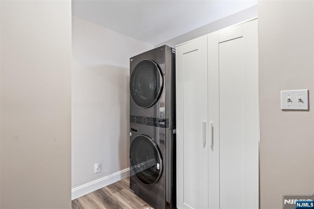 property viewer photo 18