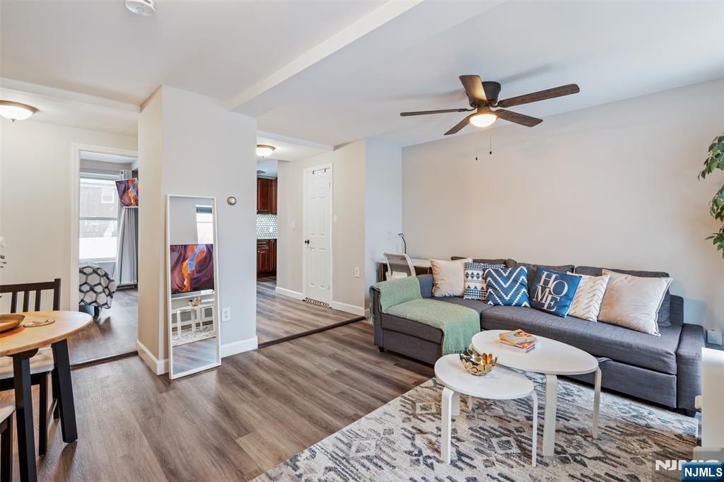 property viewer photo 2