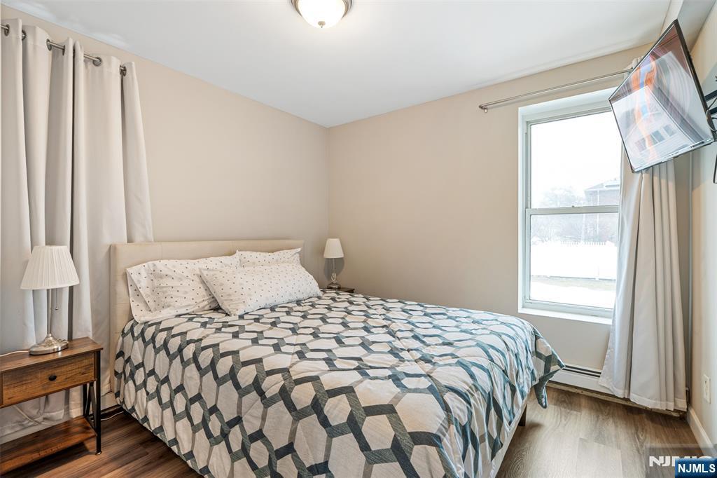 property viewer photo 3