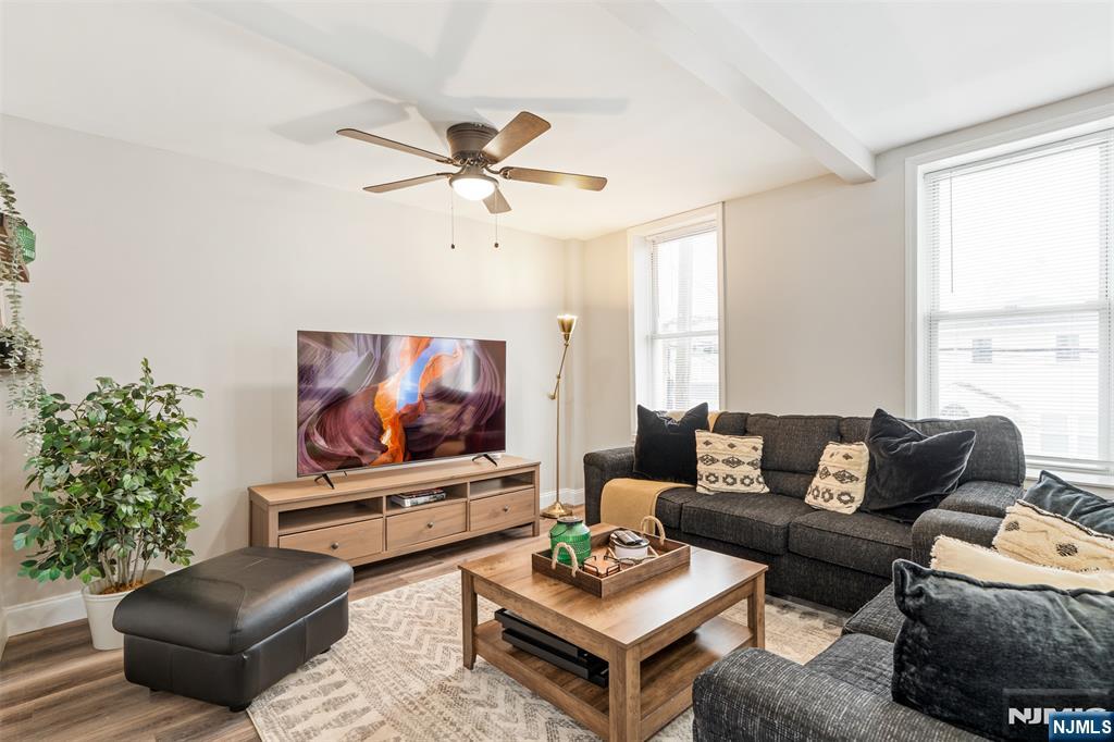 property viewer photo 7
