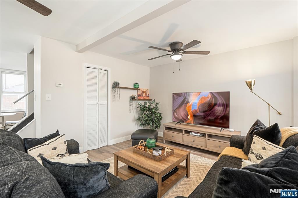 property viewer photo 8