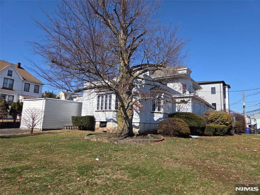 main property photo 17