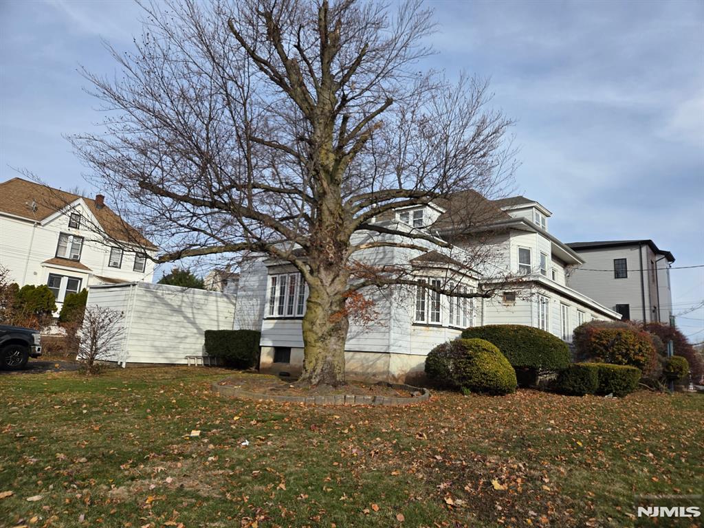 main property photo 18