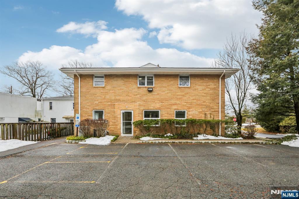 main property photo 14