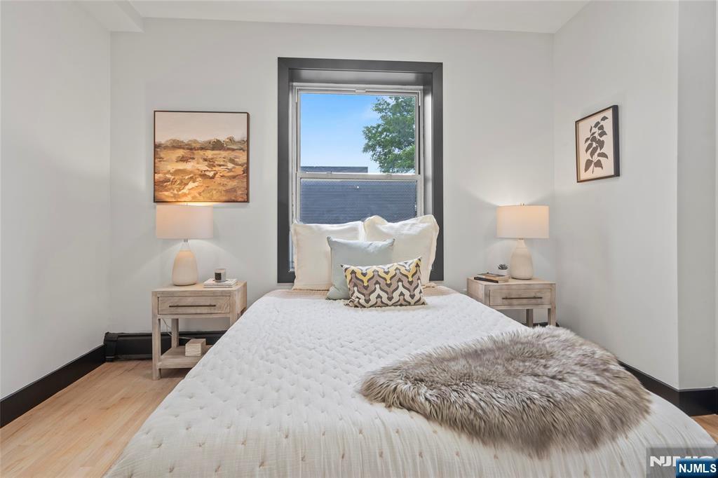 property viewer photo 10