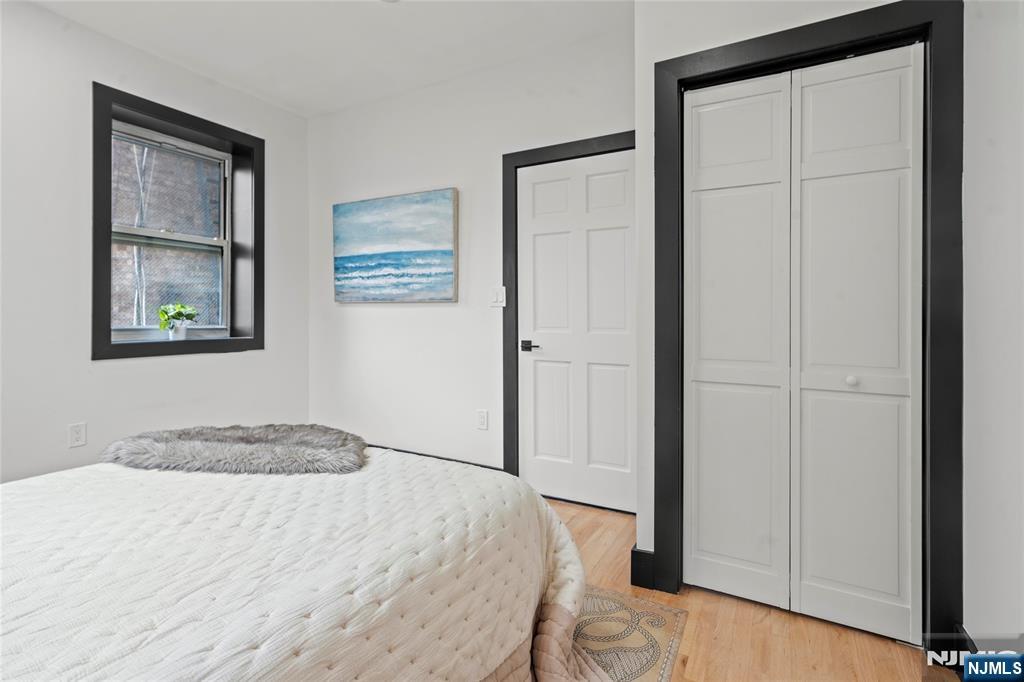 property viewer photo 11