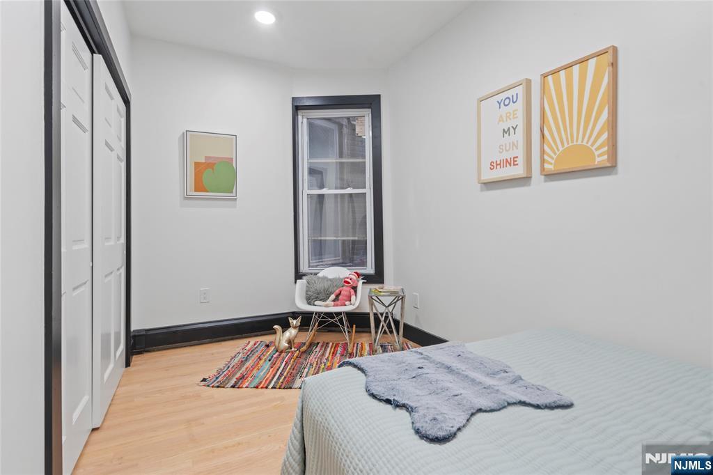 property viewer photo 3