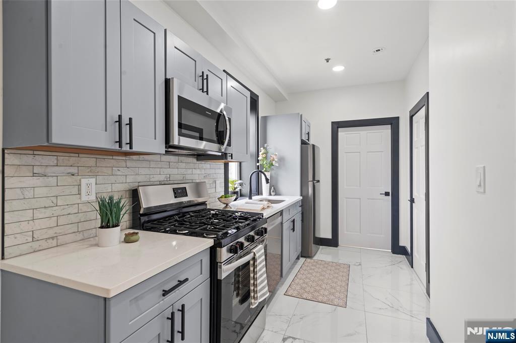 property viewer photo 5