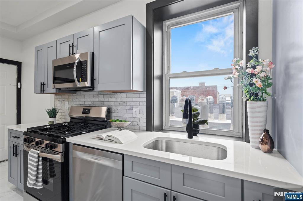 property viewer photo 7