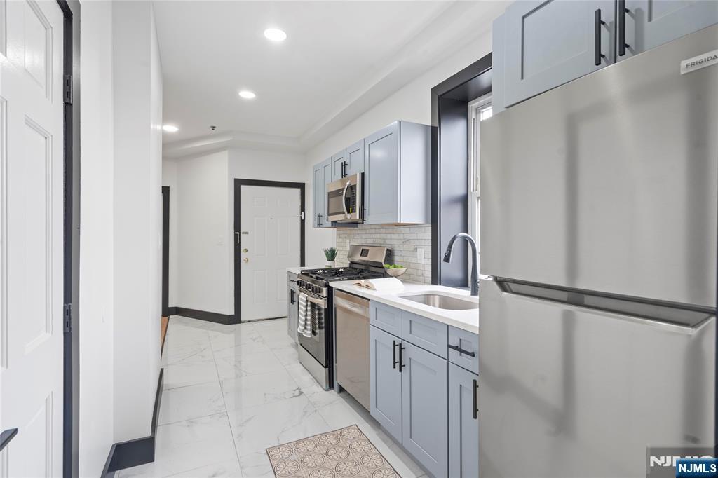 property viewer photo 8
