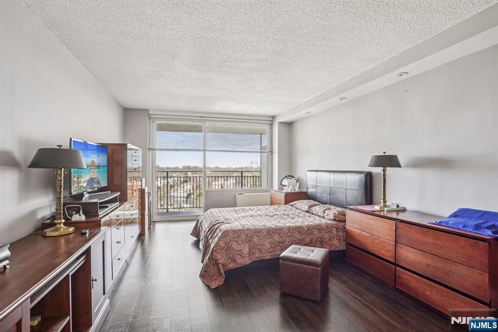 property viewer photo 13