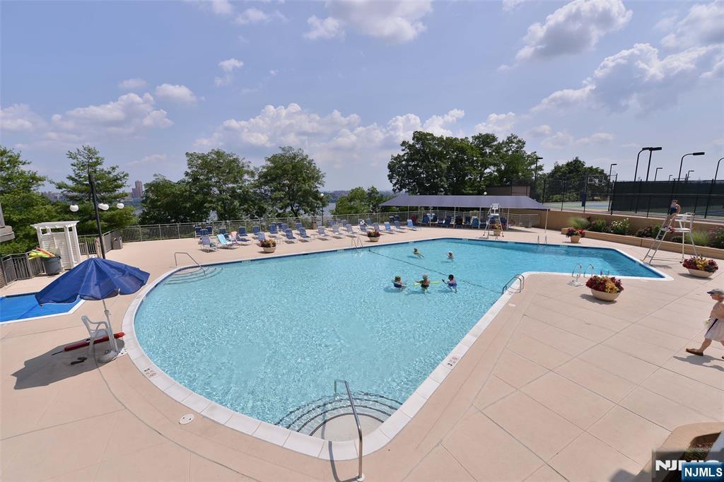 property viewer photo 19