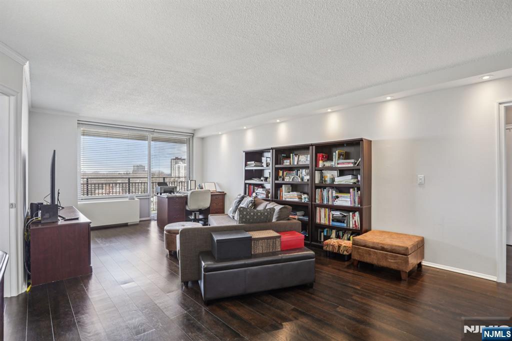 property viewer photo 3