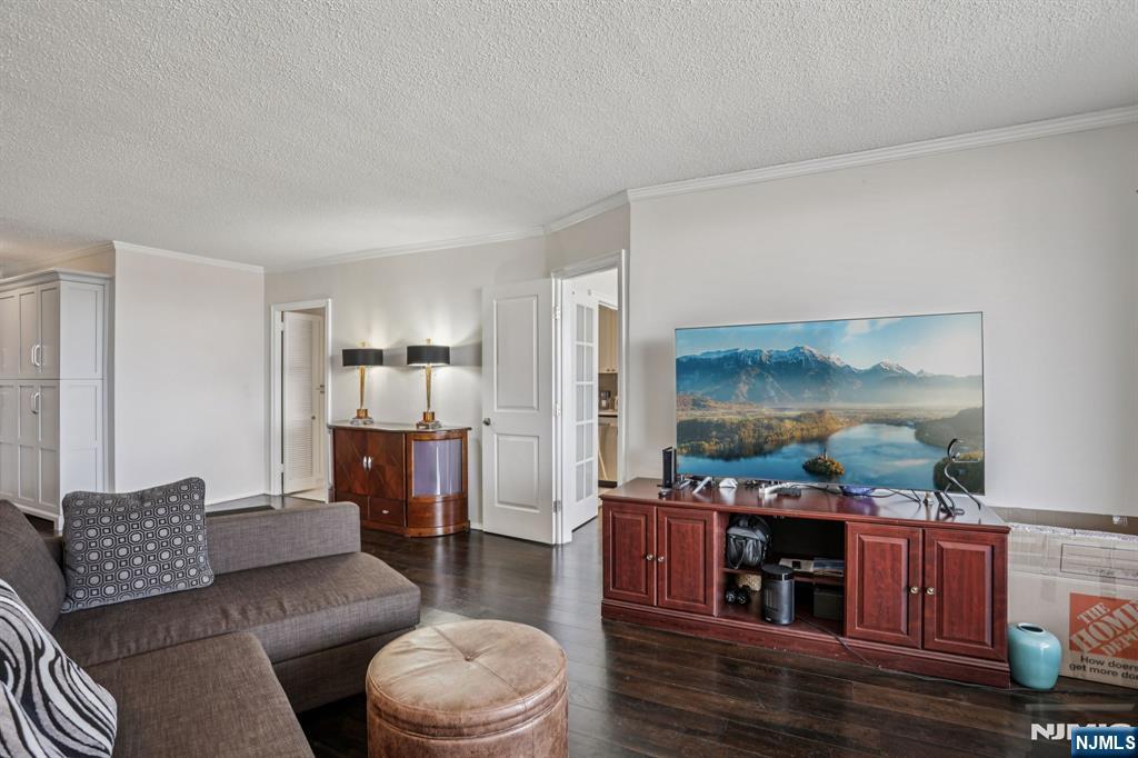 property viewer photo 4