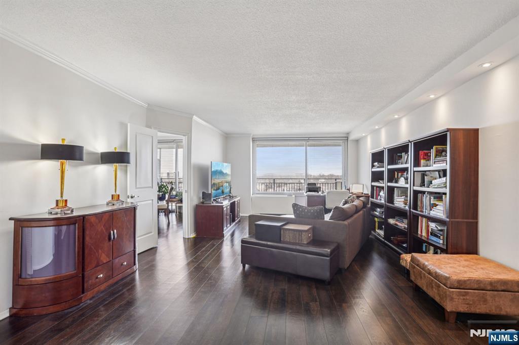property viewer photo 5