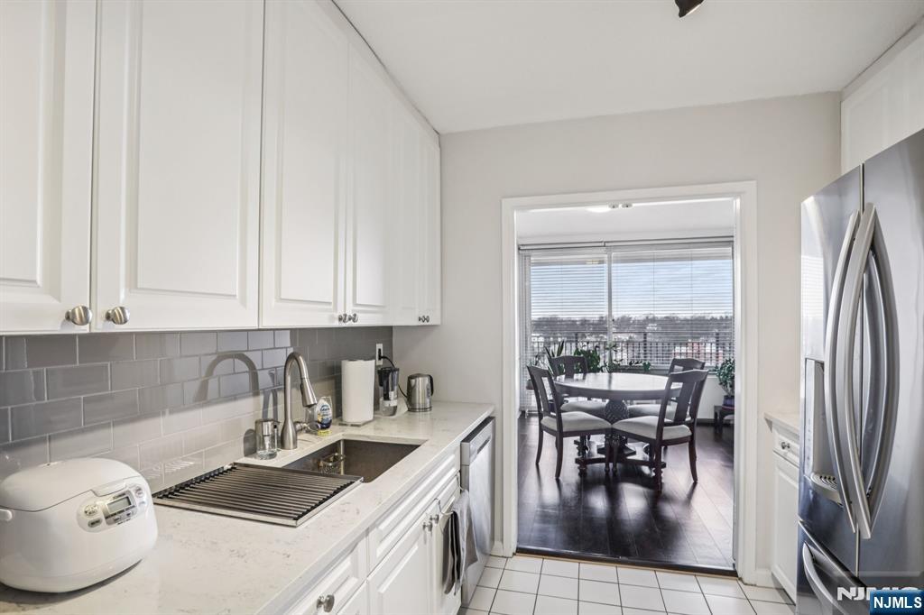 property viewer photo 7