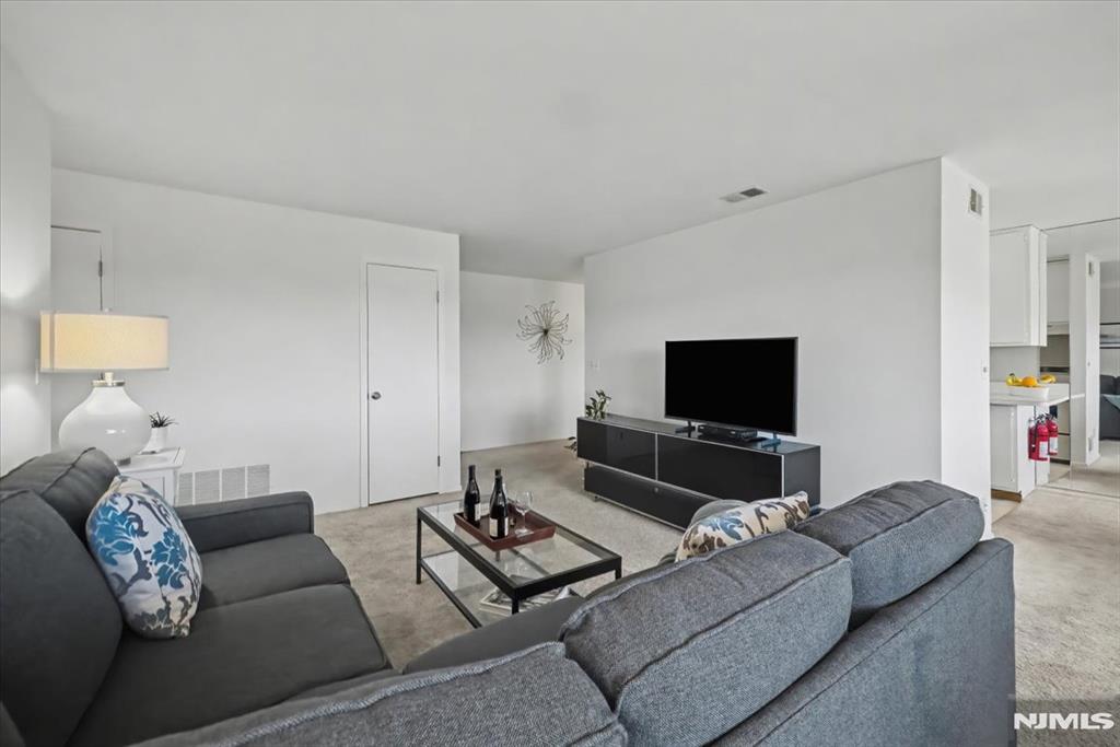 property viewer photo 10