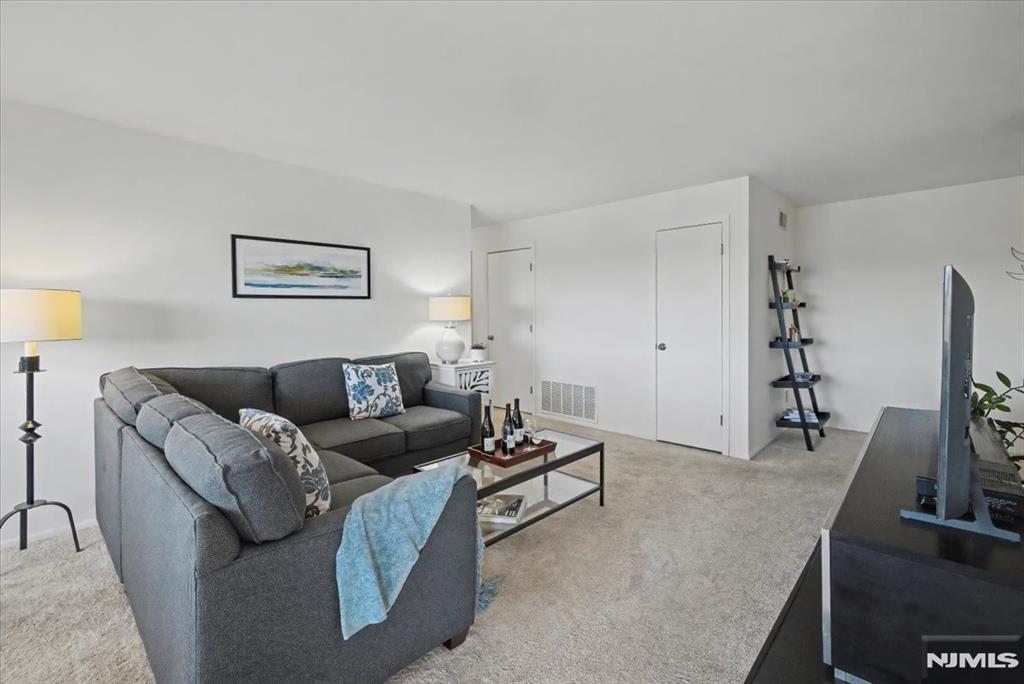 property viewer photo 11