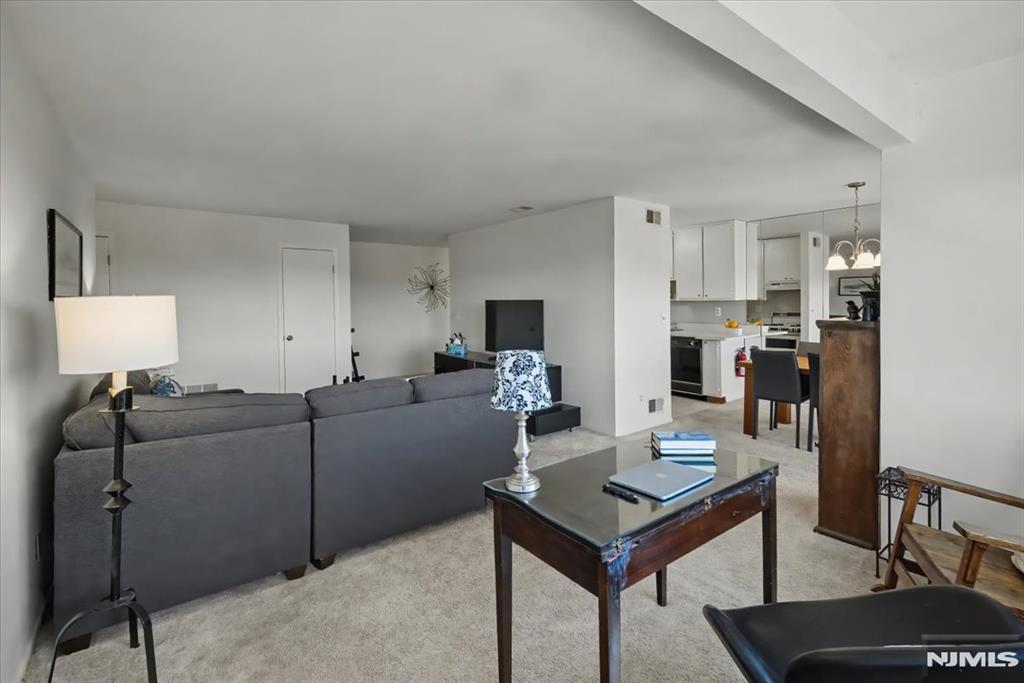 property viewer photo 13