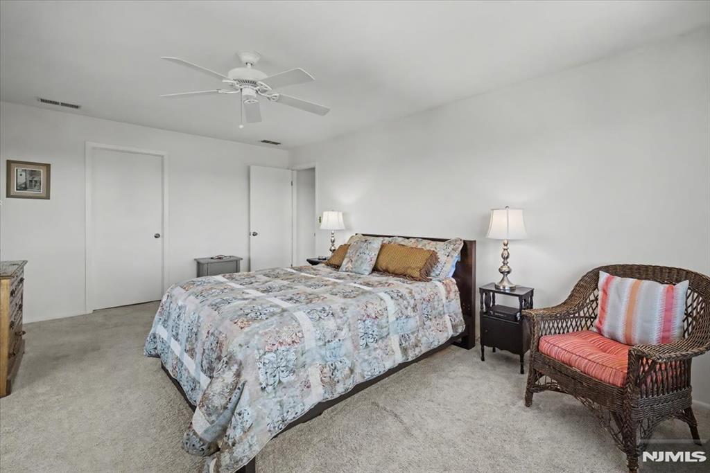 property viewer photo 18