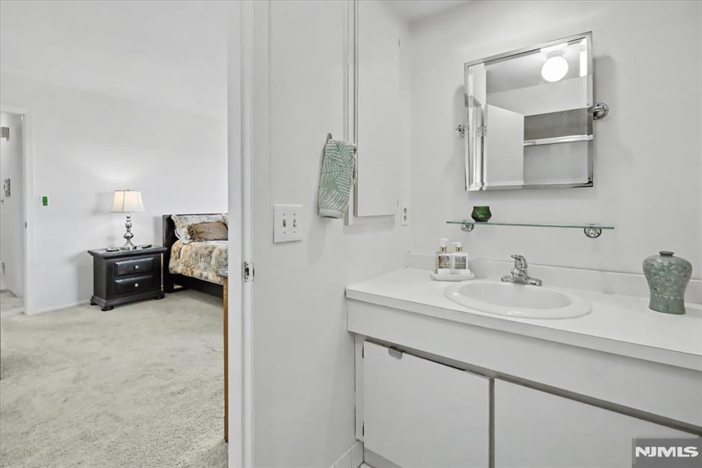 property viewer photo 19