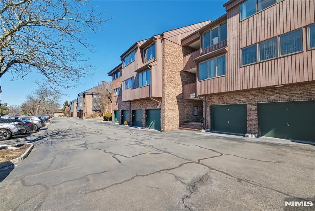 property viewer photo 2