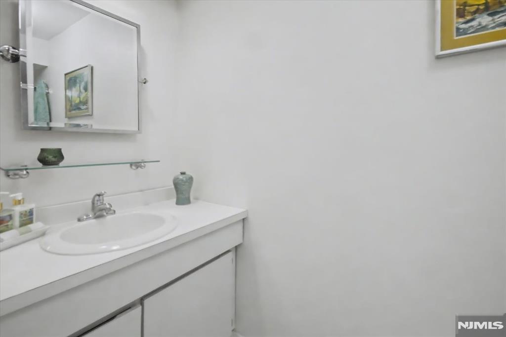 property viewer photo 20