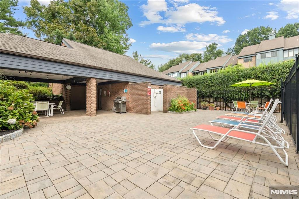 property viewer photo 26