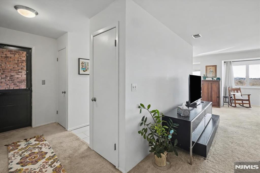 property viewer photo 4