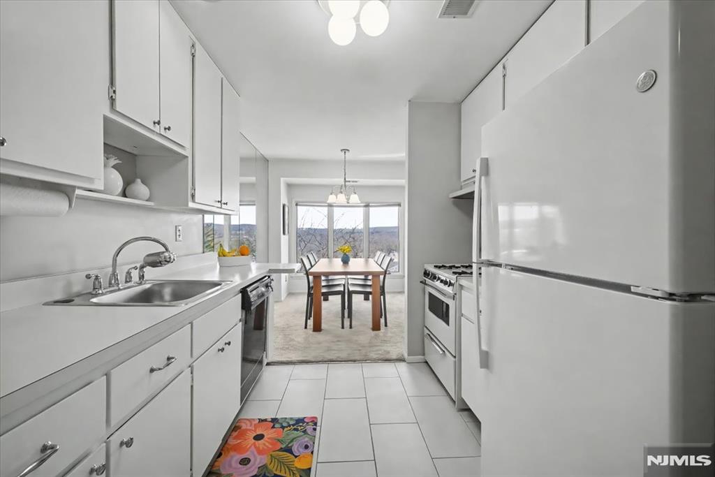property viewer photo 5