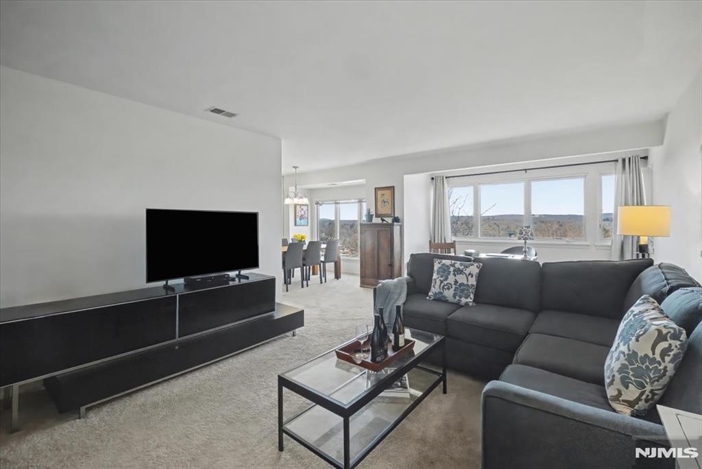 property viewer photo 9