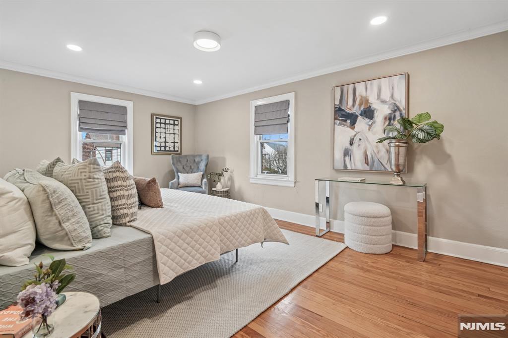 property viewer photo 16