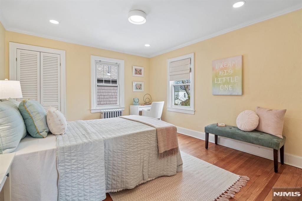 property viewer photo 18