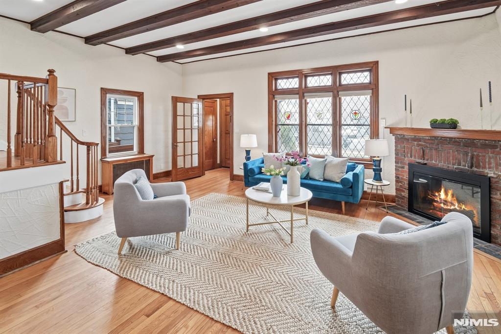 property viewer photo 4