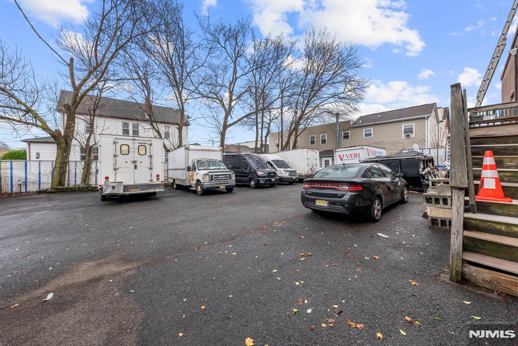 main property photo 27