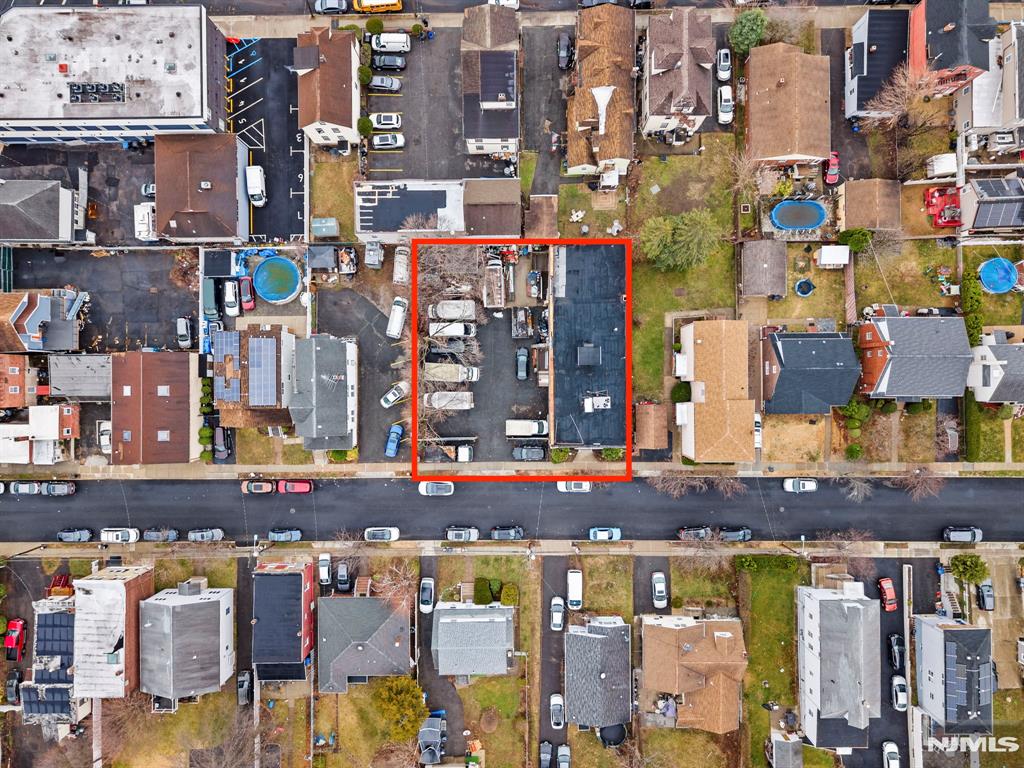 main property photo 30