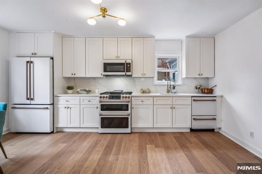 property viewer photo 14