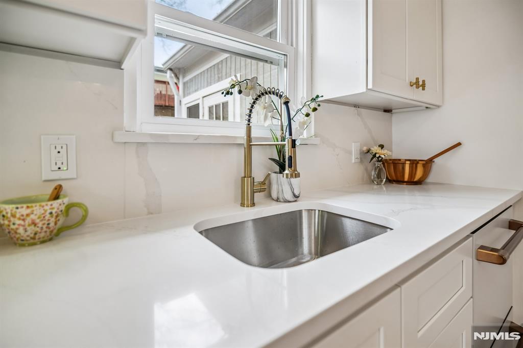 property viewer photo 15