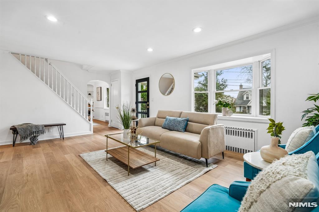 property viewer photo 2