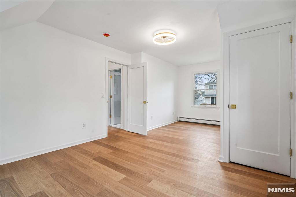 property viewer photo 26