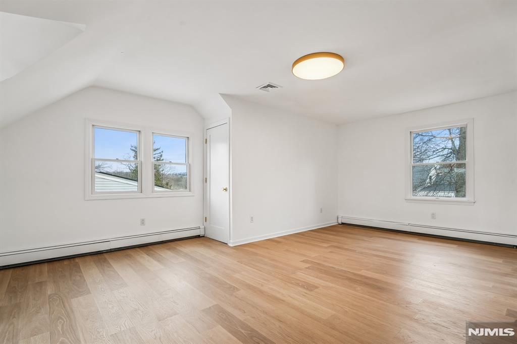 property viewer photo 29