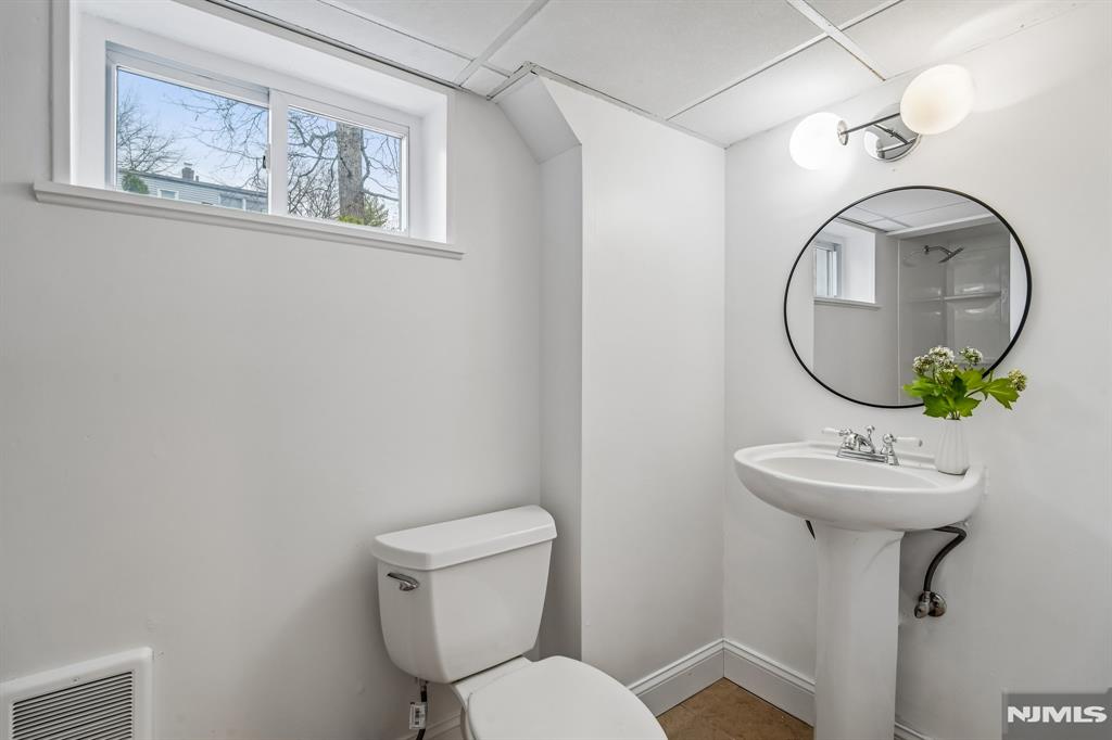 property viewer photo 35
