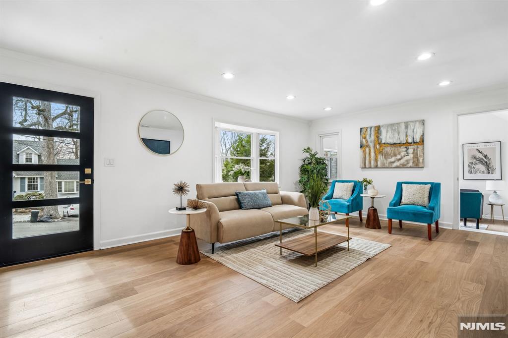 property viewer photo 4