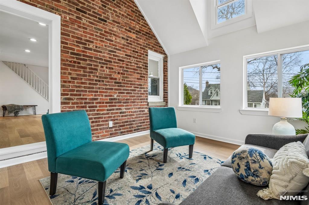 property viewer photo 6