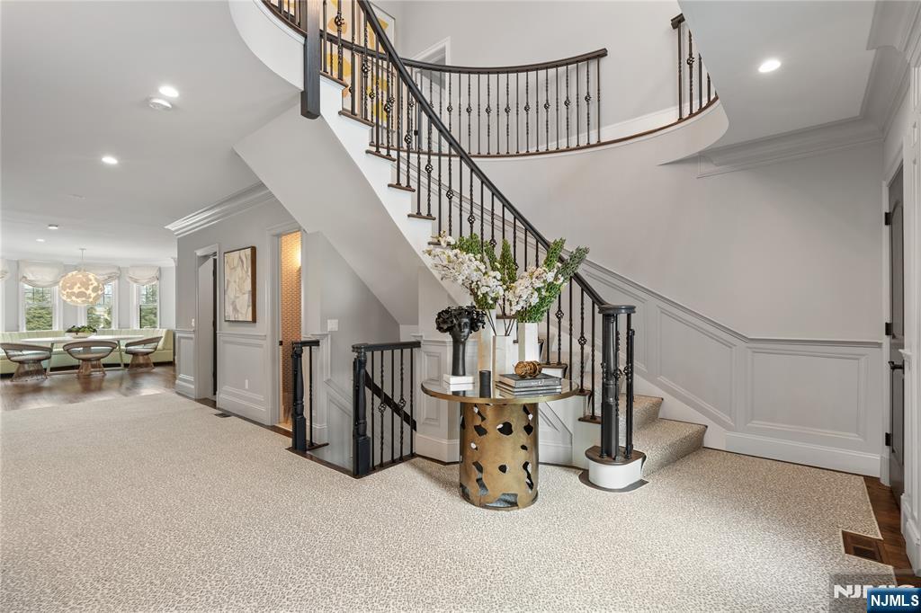 property viewer photo 1