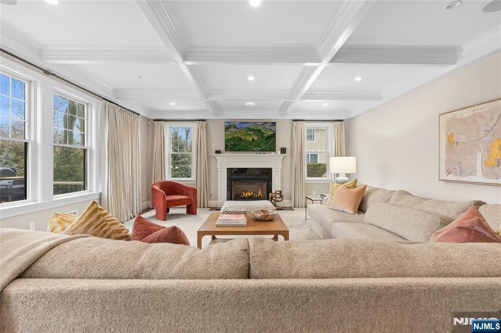 property viewer photo 2